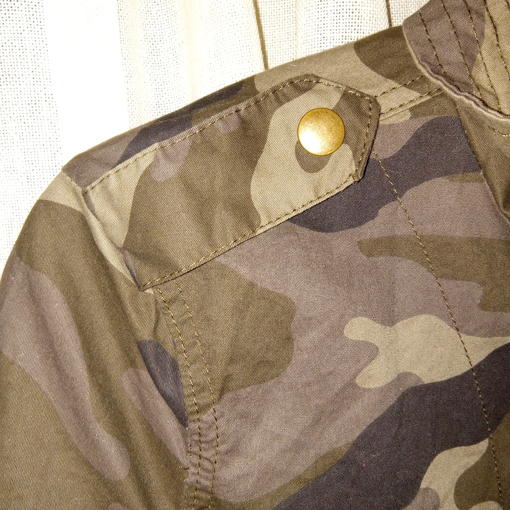 LOVE TREE Camo Jacket - Picture 3 of 8